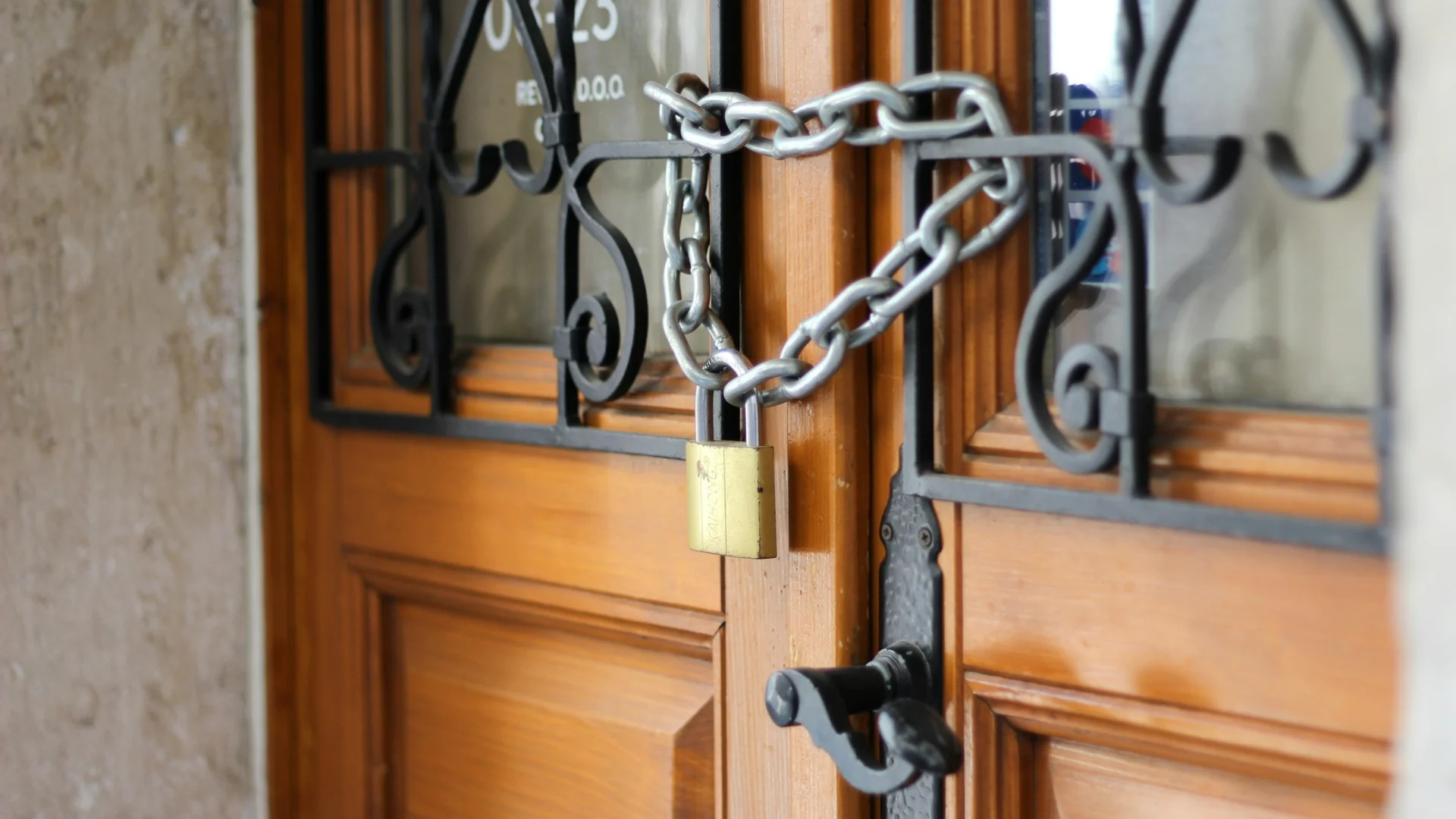 Départ matinal au travail à Paris 9e : les erreurs de routine qui signalent un logement vide