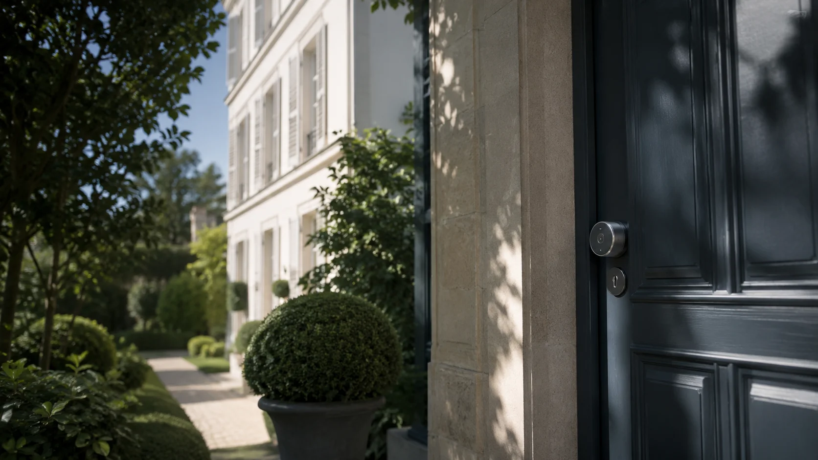 Serrure connectée à Saint-Germain-en-Laye : gérer les accès d'une maison secondaire ou d'un pied-à-terre