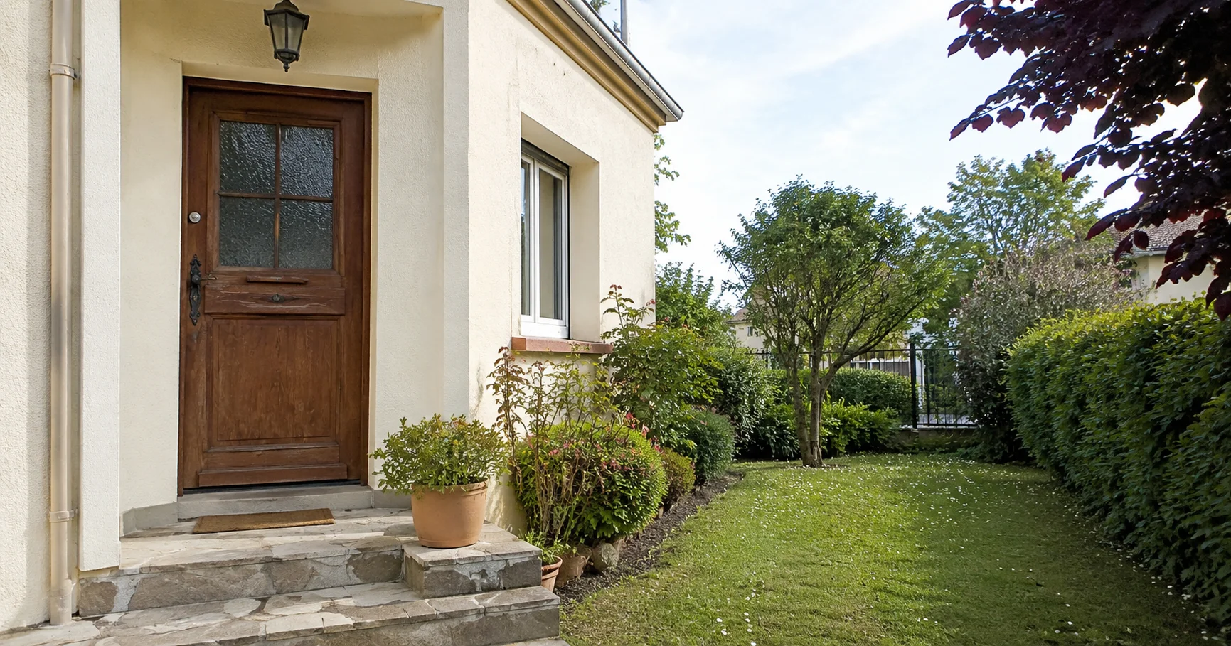 Pavillon à Chatou : la serrure d'origine suffit-elle aux exigences de votre assurance habitation